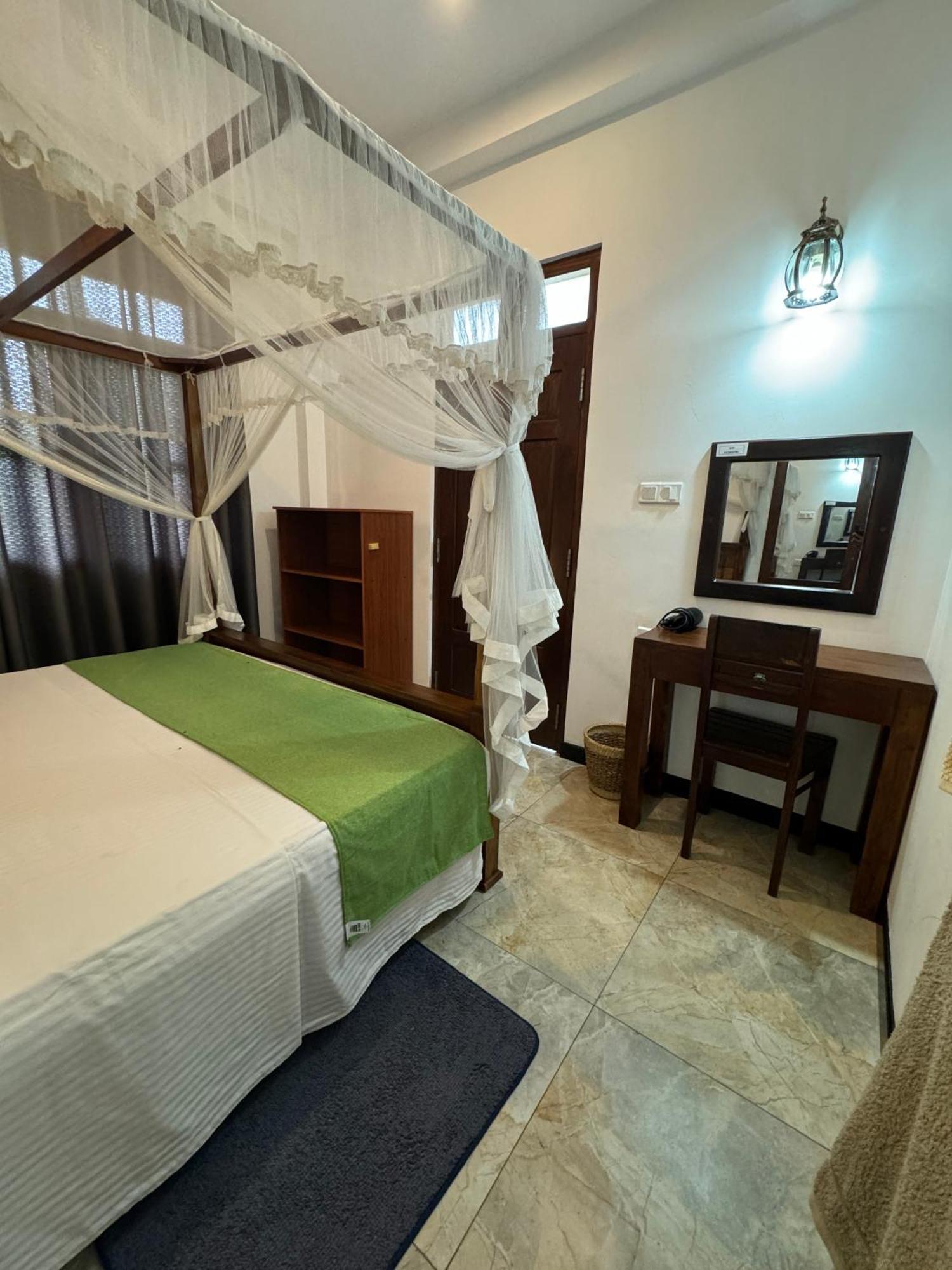 The Tide'S Tale Hotel Galle Exterior photo